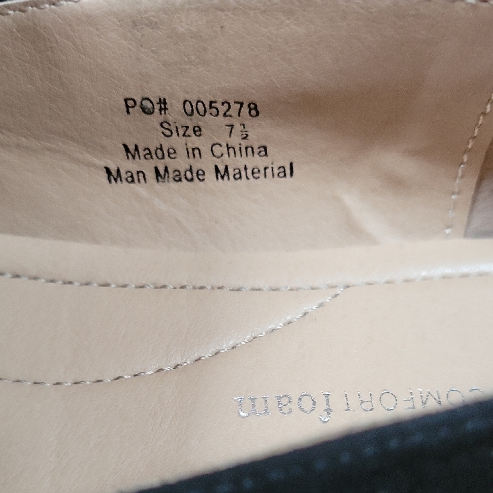 Brinley Co. Woman's Black Tru Comfort Loafer Flat Size 7.5 NWOT - Picture 2 of 8